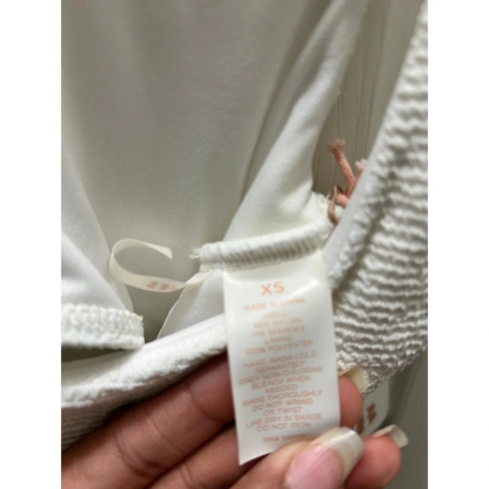 NWT GB White Textured Bikini Swim Top XS Scoop Neck Removable Pads Beach